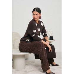 SWETER Z PLUSZOWYMI KOKARDKAMI