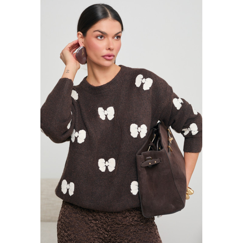 SWETER Z PLUSZOWYMI KOKARDKAMI