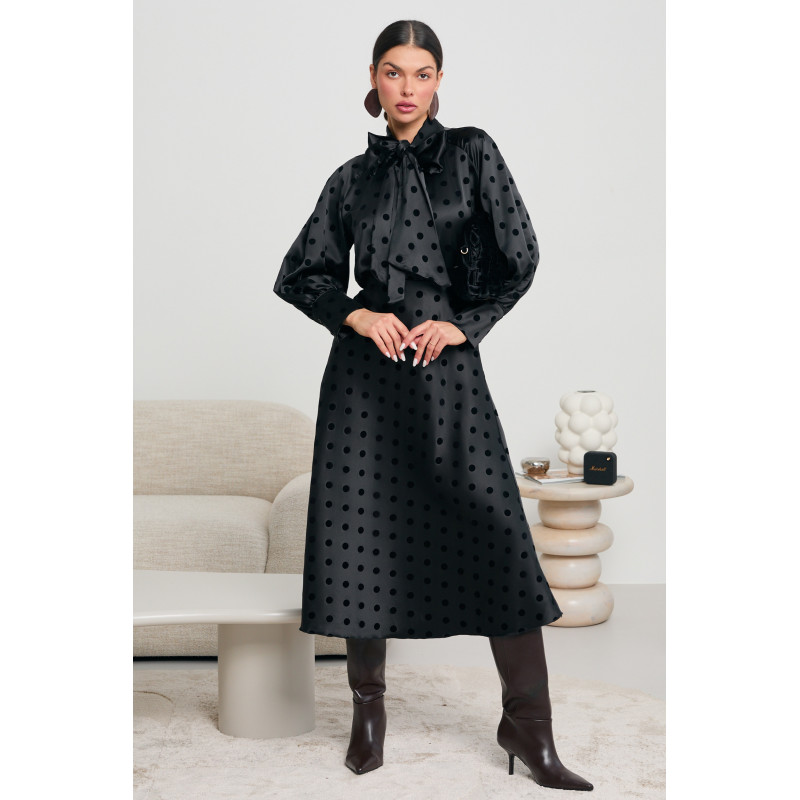 SATYNOWA BLUZKA W GROCHY Z WIĄZANIEM