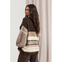 Sweter w paski z guzikami i bufiastymi rękawami