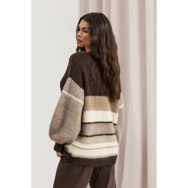 Sweter w paski z guzikami i bufiastymi rękawami