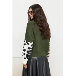 Sweter z patchworkowym wzorem