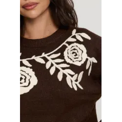 Sweter z haftowanymi różami