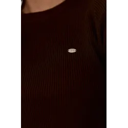 Prążkowany sweter z krótkim rękawem