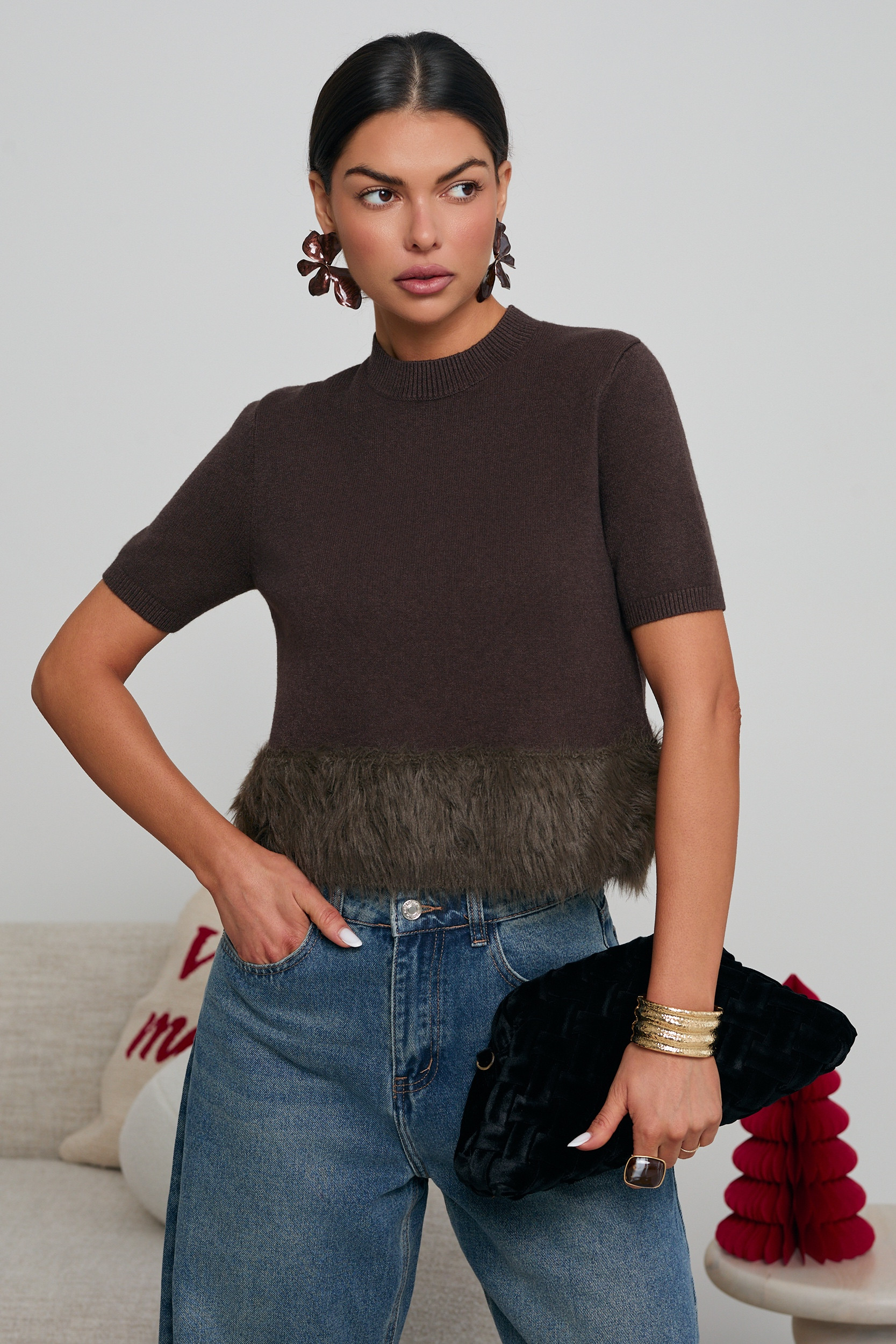 DZIANINOWY SWETER Z FUTRZANYM DOŁEM