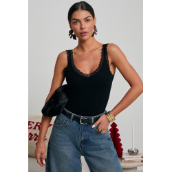 TOP Z KORONKOWYM WYKOŃCZENIEM