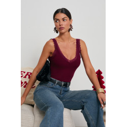 TOP Z KORONKOWYM WYKOŃCZENIEM