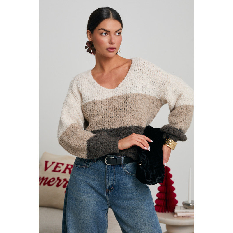 SWETER O LUŹNYM KROJU W PASY