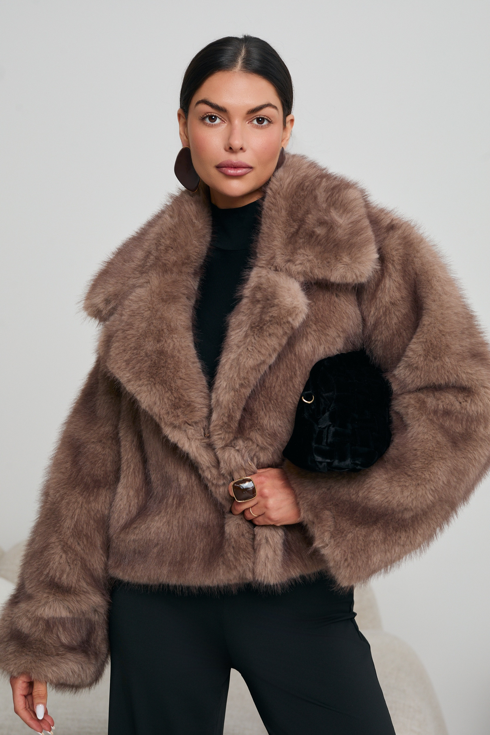 OVERSIZOWE FUTERKO Z DUŻYM KOŁNIERZEM