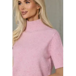 Krótki sweter z prążkowanym półgolfem i rękawami