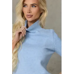 Krótki sweter z prążkowanym półgolfem i rękawami