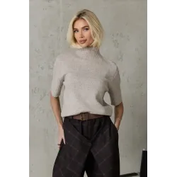 Krótki sweter z prążkowanym półgolfem i rękawami