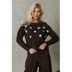 Sweter z aplikacjami kwiatowymi