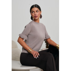 SWETER Z FALBANKAMI NA RĘKAWACH