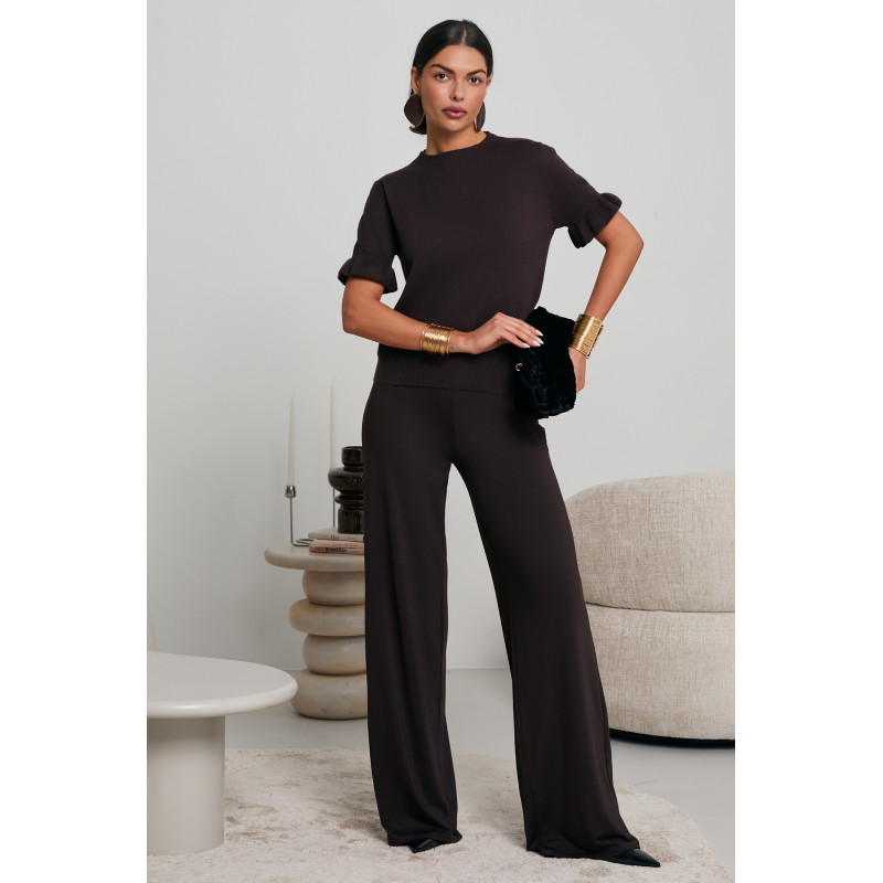 SWETER Z FALBANKAMI NA RĘKAWACH