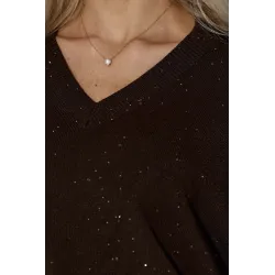 Sweter z dekoltem w serek i błyszczącymi drobinkami