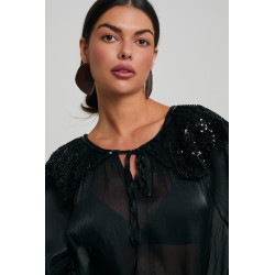 BLUZKA Z CEKINOWYM ZDOBIENIEM