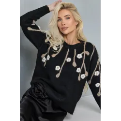 Sweter z aplikacjami kwiatowymi