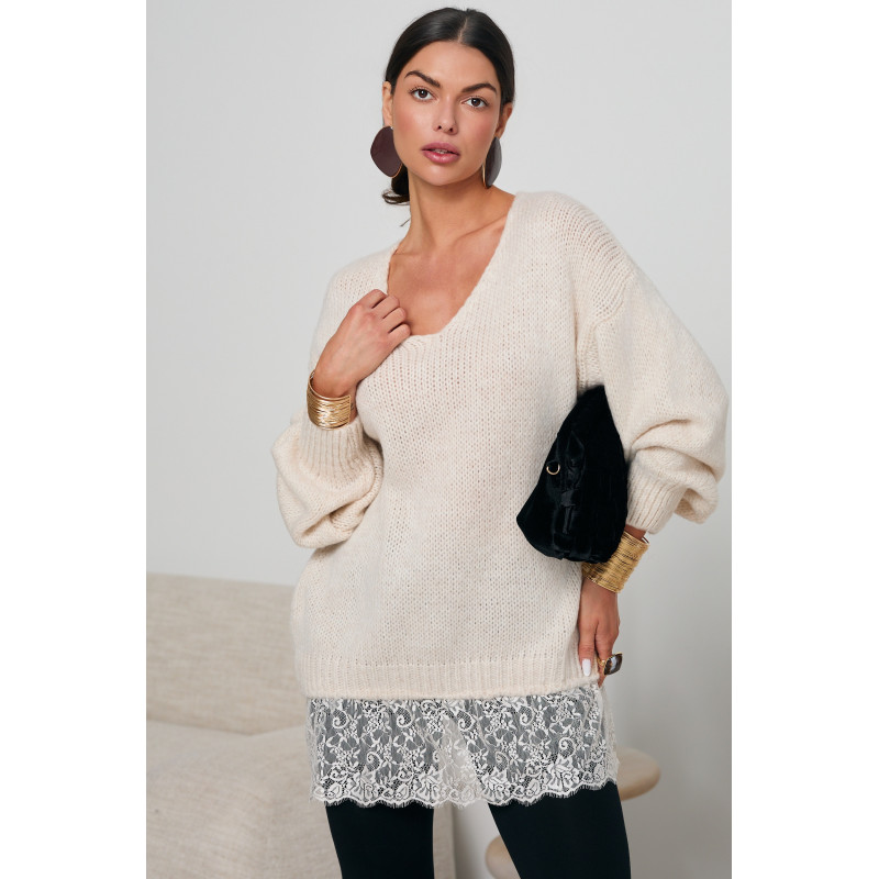 OVERSIZOWY SWETER Z KORONKOWYM DOŁEM