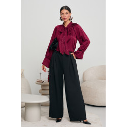 SATYNOWA BLUZKA Z WIĄZANIEM POKRYTA DROBNYMI CEKINAMI