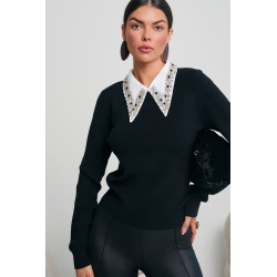 SWETER Z KOŁNIERZYKIEM WYSZYWANYM KRYSZTAŁAMI