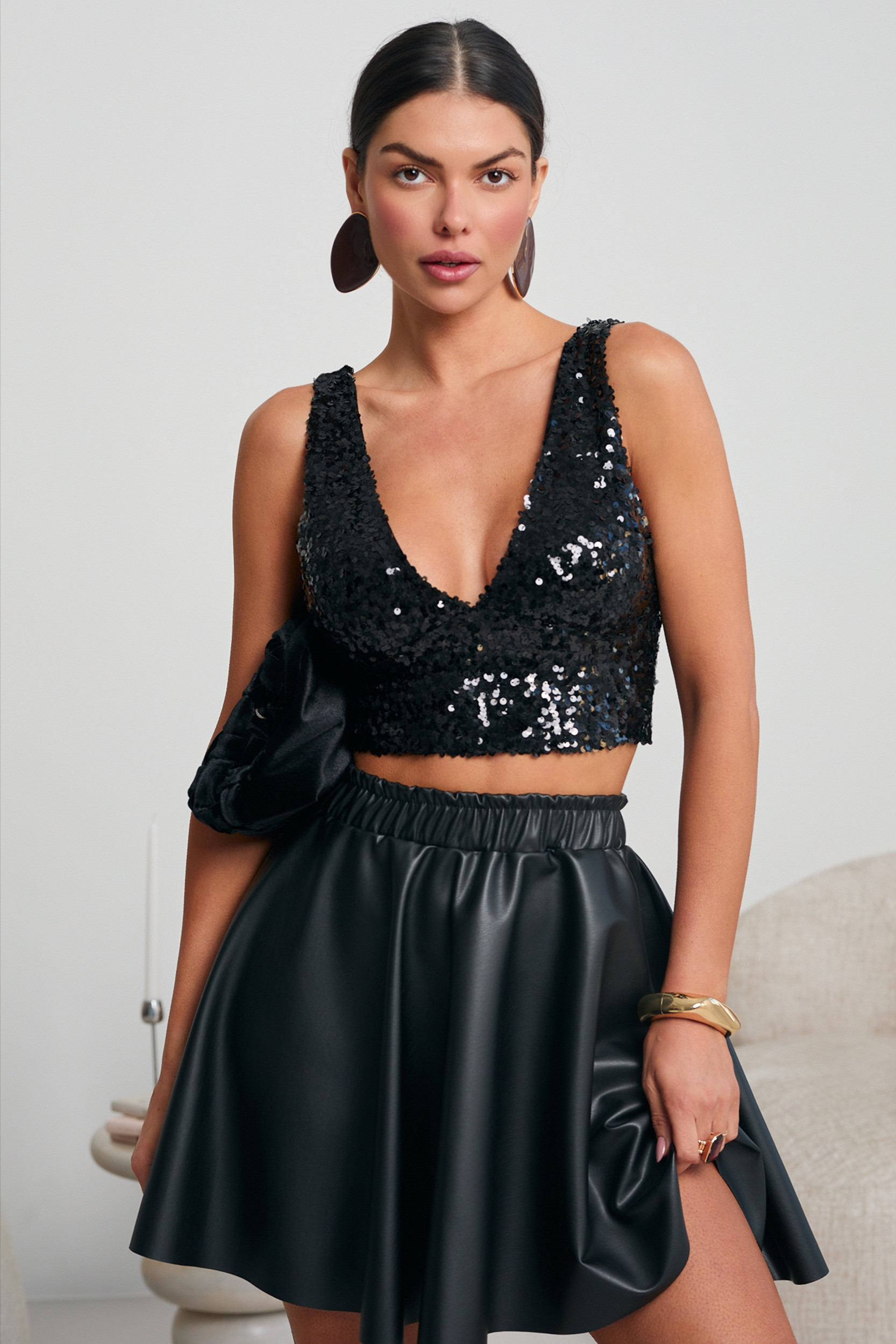 CEKINOWY TOP Z DEKOLTEM V