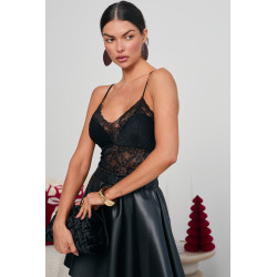 KORONKOWY TOP NA RAMIĄCZKACH