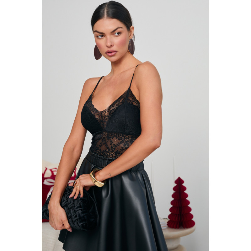 KORONKOWY TOP NA RAMIĄCZKACH