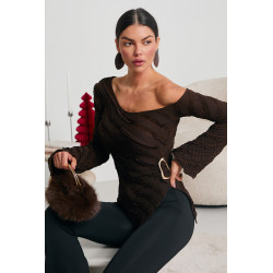 ASYMETRYCZNA BLUZKA Z FALBANKAMI I DEKORACYJNĄ KLAMRĄ