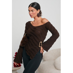 ASYMETRYCZNA BLUZKA Z FALBANKAMI I DEKORACYJNĄ KLAMRĄ