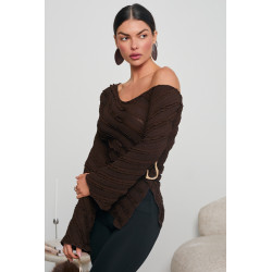 ASYMETRYCZNA BLUZKA Z FALBANKAMI I DEKORACYJNĄ KLAMRĄ