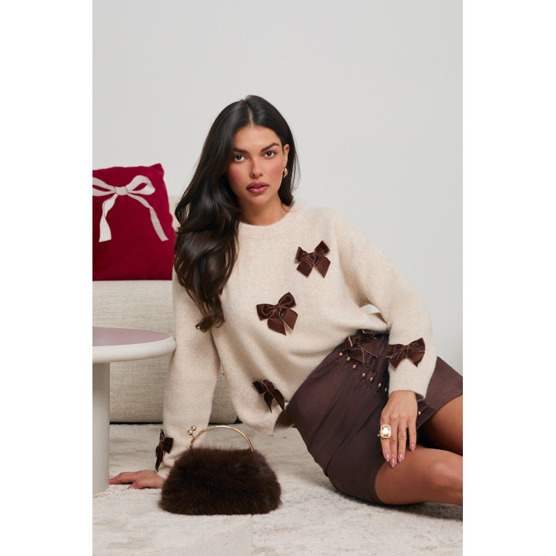 WISKOZOWY SWETER Z WELUROWYMI KOKARDAMI