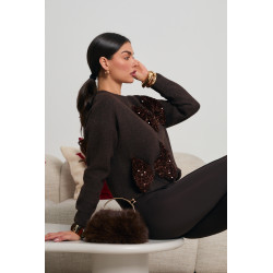 SWETER Z CEKINOWYMI KOKARDAMI