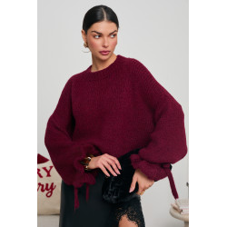 SWETER O LUŹNYM KROJU Z WIĄZANIAMI NA RĘKAWACH