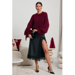 SWETER O LUŹNYM KROJU Z WIĄZANIAMI NA RĘKAWACH