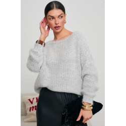 SWETER O LUŹNYM KROJU Z CEKINOWĄ DROBINKĄ