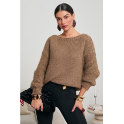 SWETER O LUŹNYM KROJU Z CEKINOWĄ DROBINKĄ