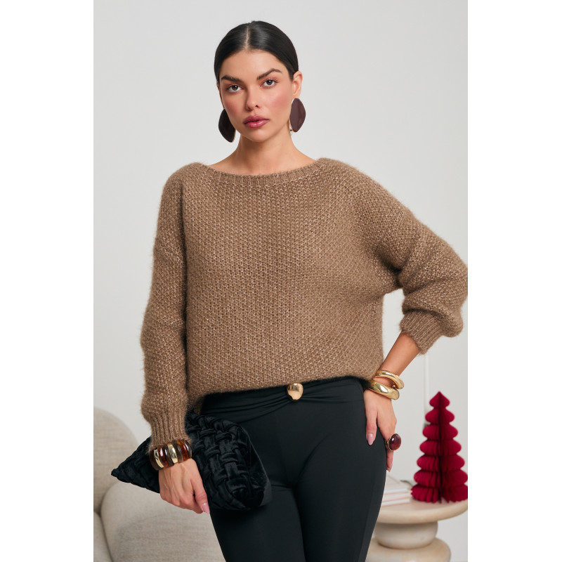 SWETER O LUŹNYM KROJU Z CEKINOWĄ DROBINKĄ