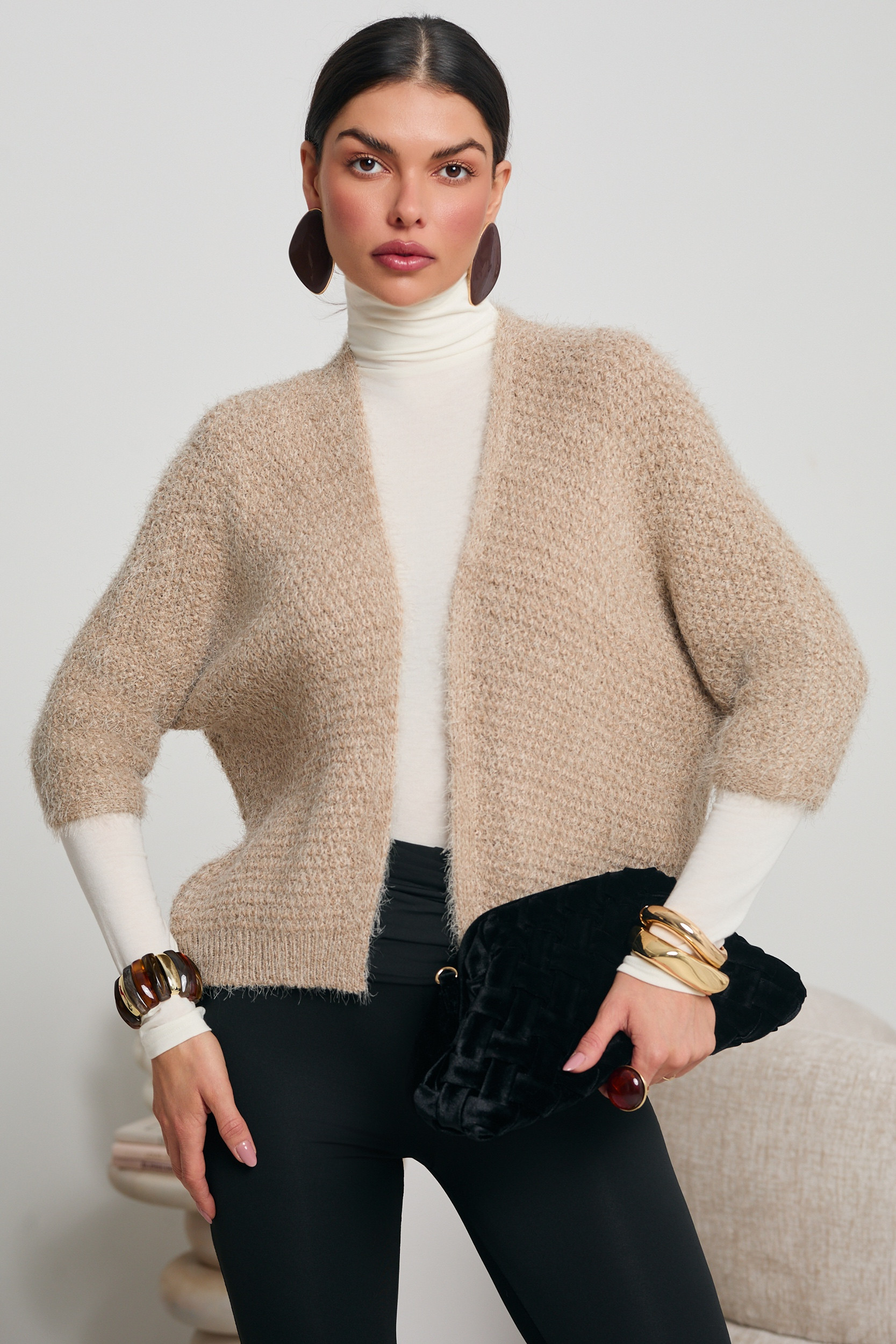 KRÓTKI KARDIGAN Z RĘKAWEM 3/4