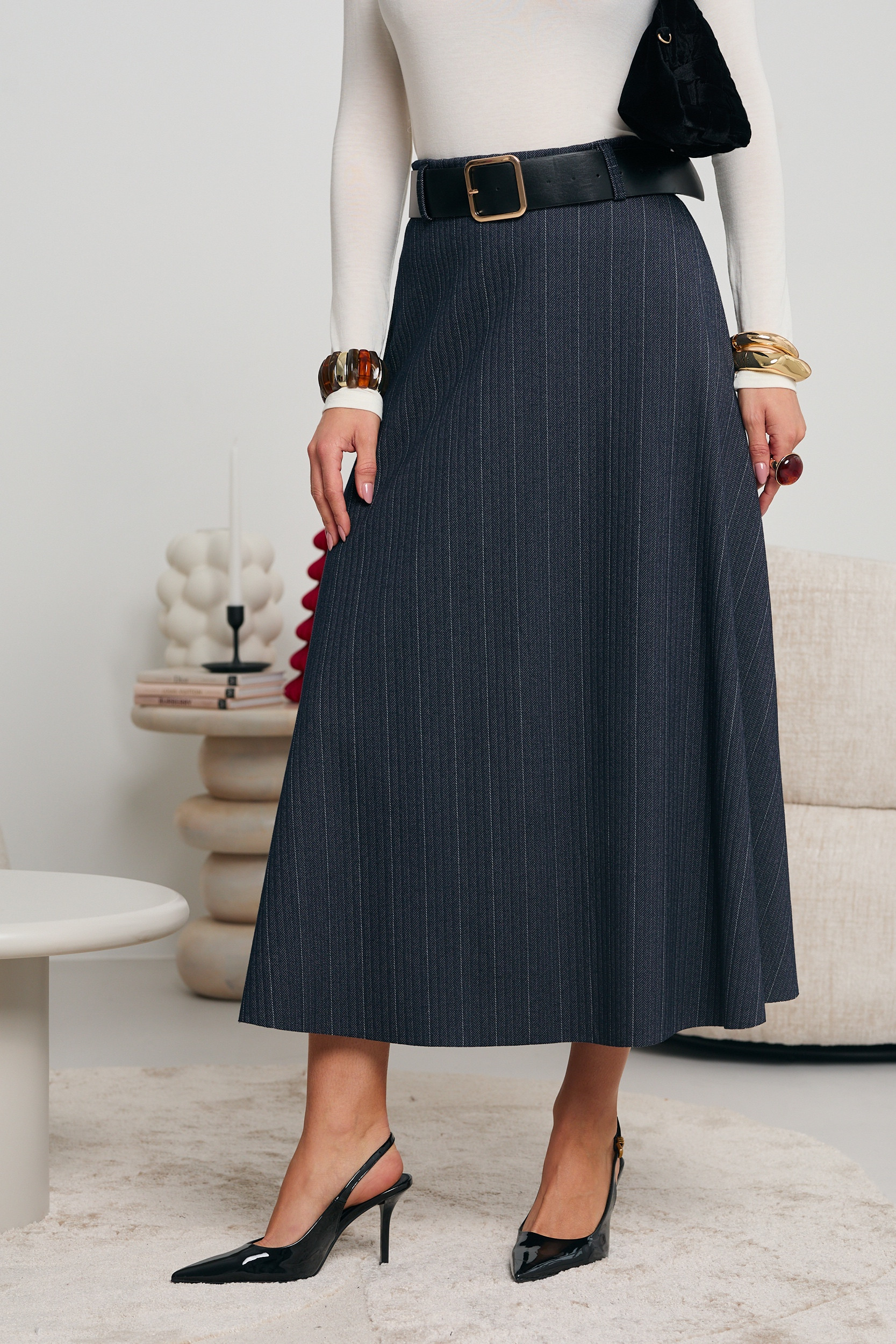 SPÓDNICA MIDI W DROBNĄ JODEŁKĘ Z PASKIEM