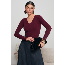 PRĄŻKOWANY SWETER V-NECK ZE ZŁOTYMI GUZIKAMI