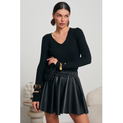 PRĄŻKOWANY SWETER V-NECK ZE ZŁOTYMI GUZIKAMI