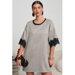 OVERSIZOWA SUKIENKA MINI Z KORONKOWYM WYKOŃCZENIEM