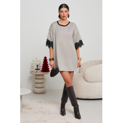 OVERSIZOWA SUKIENKA MINI Z KORONKOWYM WYKOŃCZENIEM