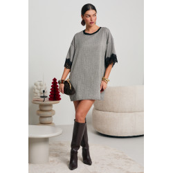 OVERSIZOWA SUKIENKA MINI Z KORONKOWYM WYKOŃCZENIEM