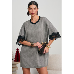 OVERSIZOWA SUKIENKA MINI Z KORONKOWYM WYKOŃCZENIEM