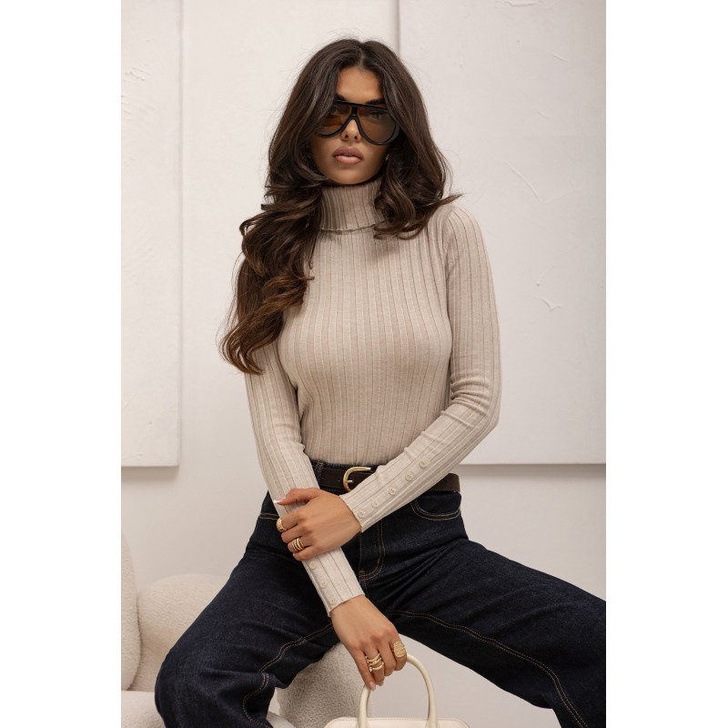 PRĄŻKOWANY GOLF Z GUZIKAMI NA RĘKAWACH