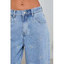 JEANSY WIDE LEG Z WYHAFTOWANYMI KOKARDKAMI