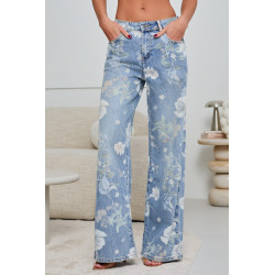 JEANSY O PROSTYM KROKU Z KWIATOWYM PRINTEM