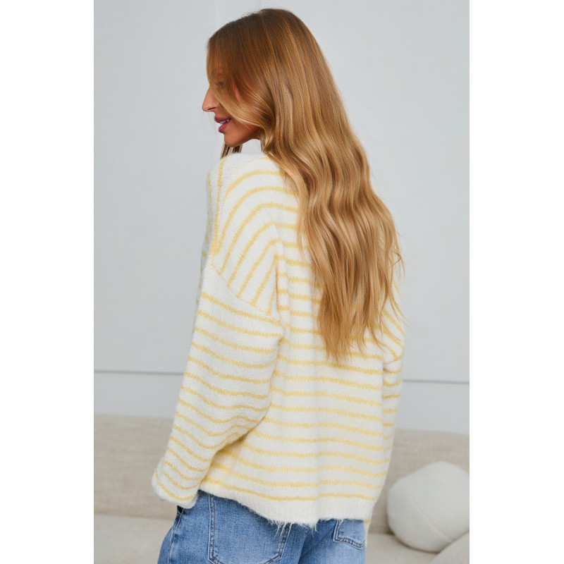 PASTELOWY SWETER W PASKI Z CYTRYNAMI